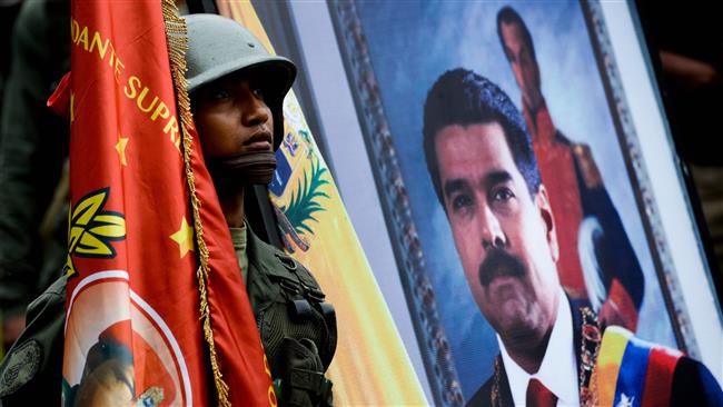 soldado-venezolano-bandera