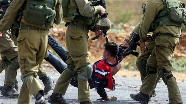 soldados-israelies-llevan-palestino