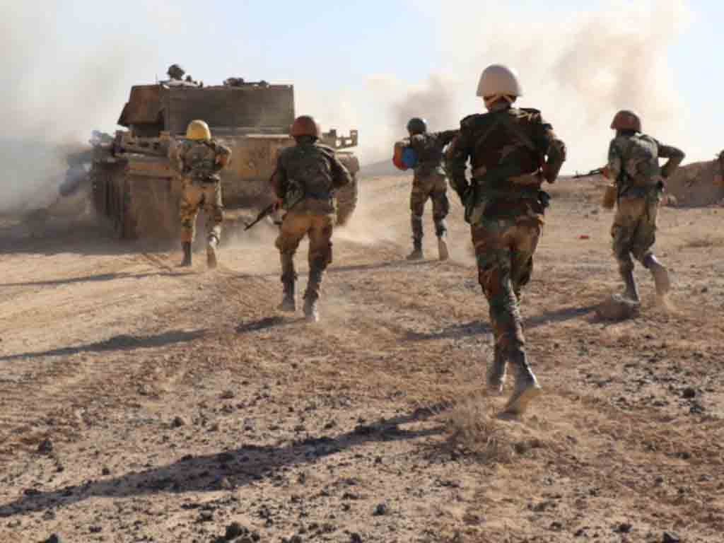 soldados-sirios-tanque