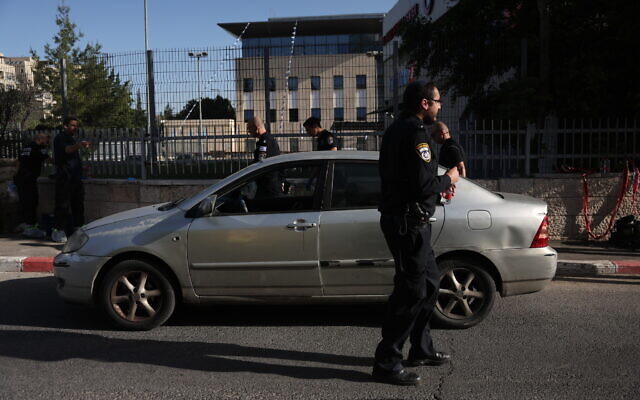 coche-israeli-atacado