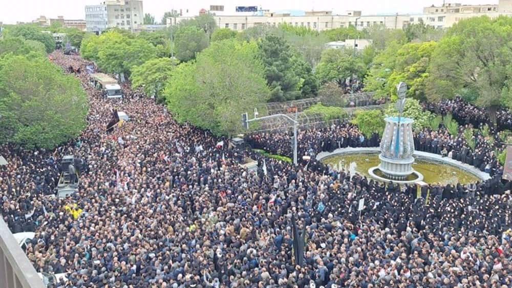 Multitud despide a Raisi en Tabriz