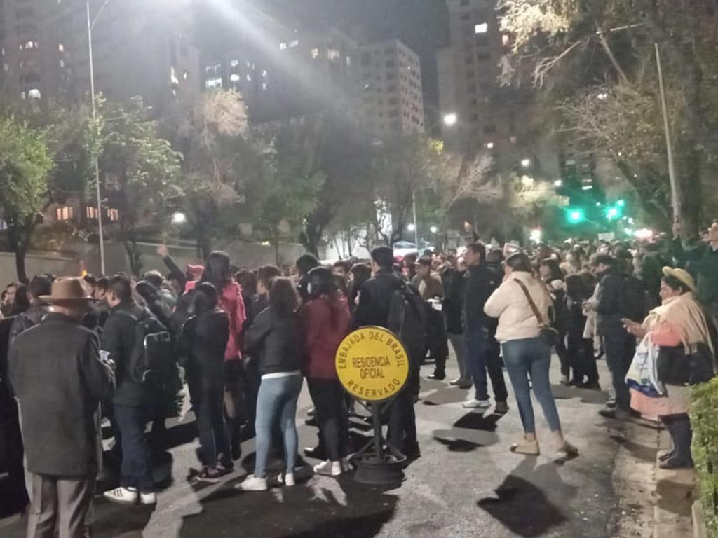 bolivianos-expulsion-encargada-negocios-eeuu