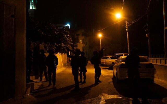 soldados-israelies-noche-cisjordania