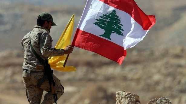 combatiente-hezbola-banderas-hezbola-libano