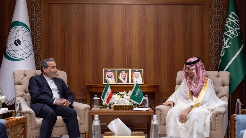 araghchi-faisal-bin-farhan-2