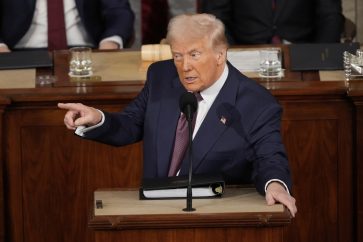 El presidente Donald Trump habla ante una sesión conjunta del Congreso en el Capitolio, en Washington, el martes 4 de marzo de 2025. (AP Foto/Ben Curtis)