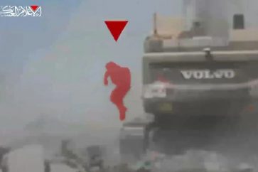 soldado-israeli-apuntado-vehiculo