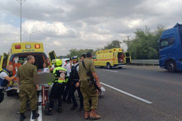 Israelies heridos en ataque de misiles de Hezbolá cerca de Tel Aviv