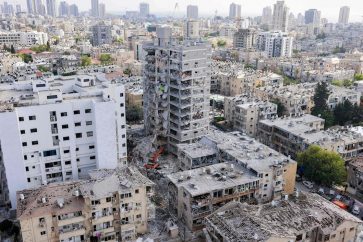 Destrucción en Bat Yam causada por los misiles iraníes